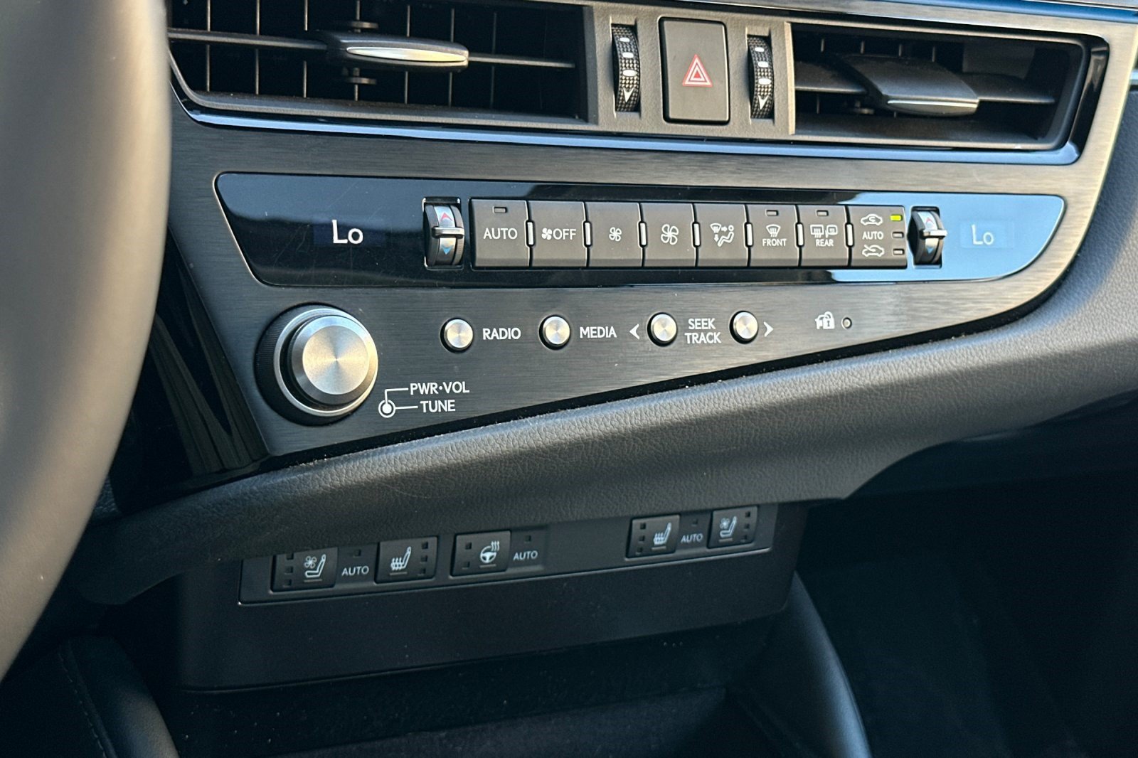 Certified 2024 Lexus ES 350 w/ Premium Package FWD image 19