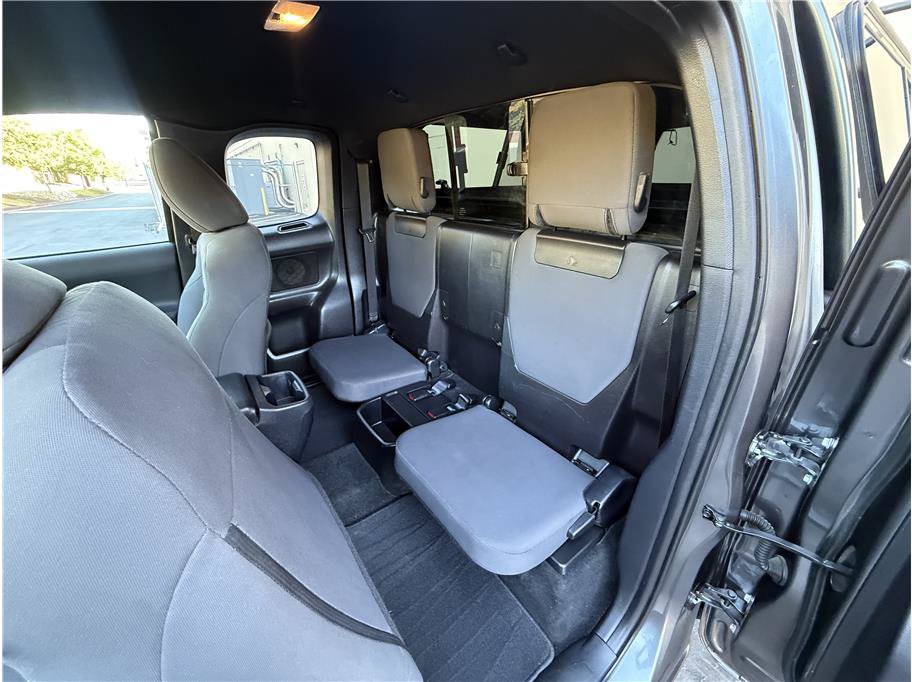 Used 2019 Toyota Tacoma TRD Sport AWD/4WD image 19