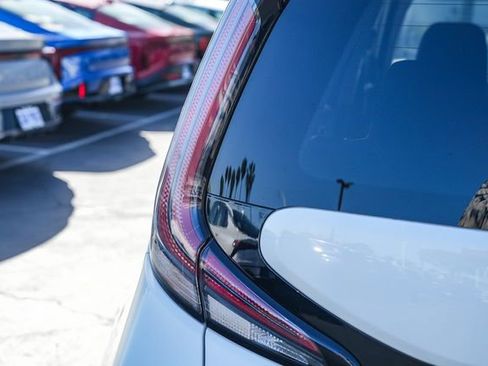 Certified 2025 Kia Soul S image 9