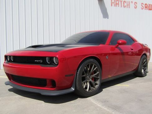 Used 2016 Dodge Challenger SRT Hellcat image 1