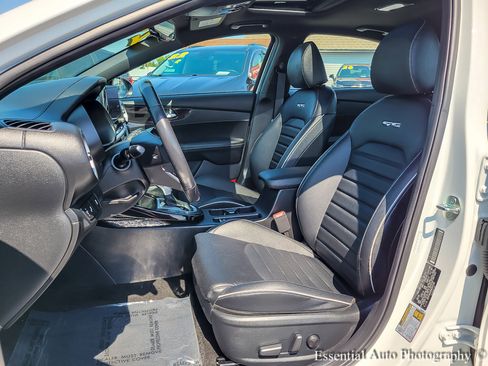 Used 2024 Kia Forte GT-Line w/ GT-Line Premium Package image 9