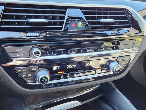 Used 2022 BMW 530i xDrive w/ M Sport Package image 26