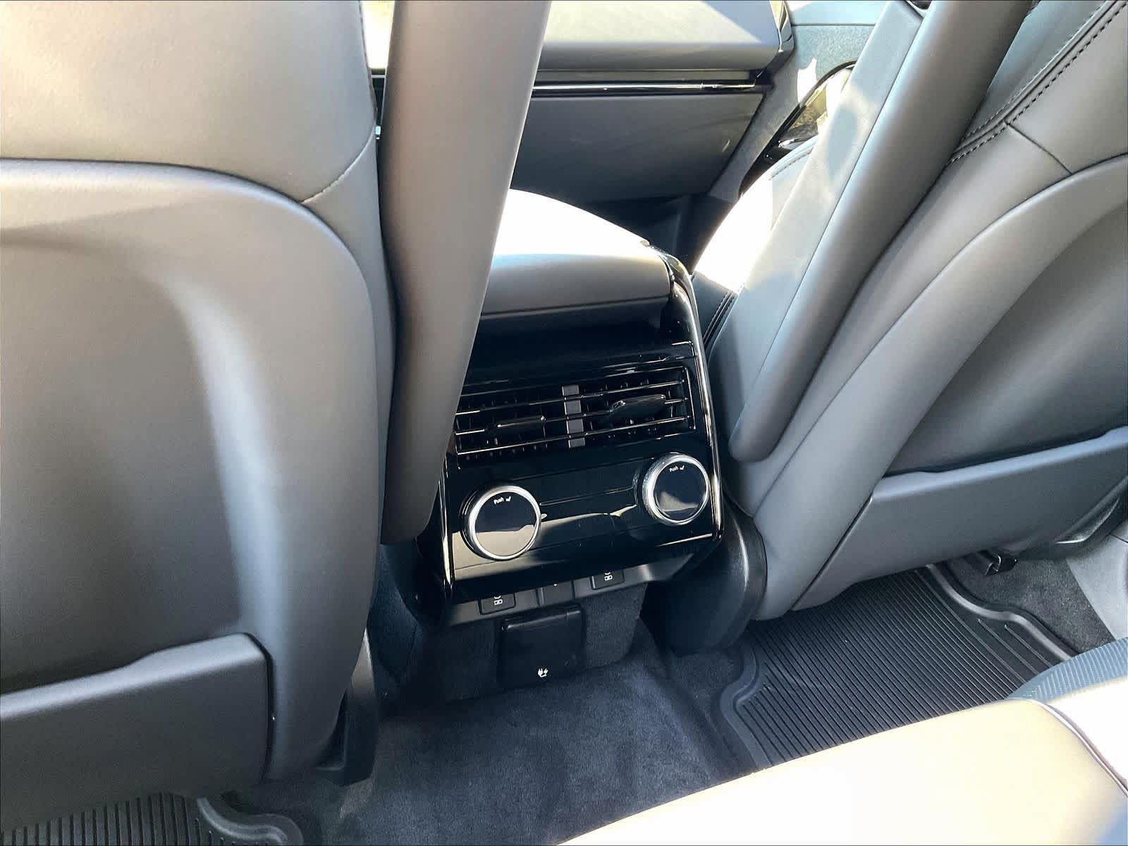New 2026 Land Rover Range Rover Sport Dynamic SE AWD/4WD image 16