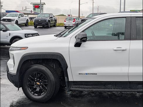 Used 2024 Chevrolet Silverado EV W/T AWD/4WD image 11