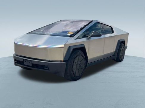 Used 2024 Tesla Cybertruck AWD Crew Cab image 9