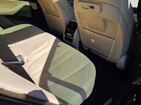 Used 2022 BMW X5 xDrive40i w/ Parking Assistance Package image 19