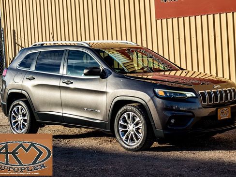 Used 2019 Jeep Cherokee Latitude Plus image 1