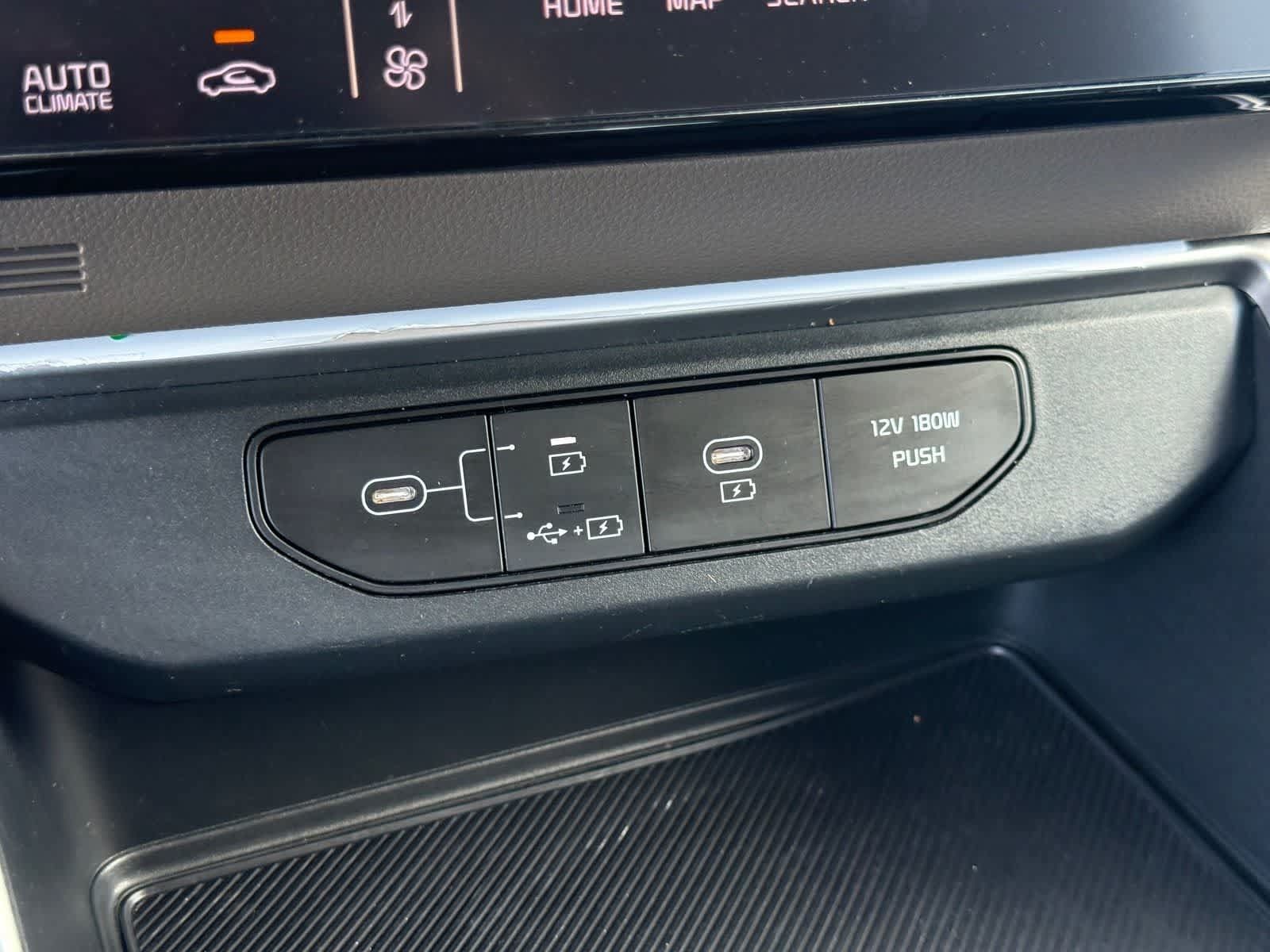 Used 2025 Kia Carnival FWD image 25