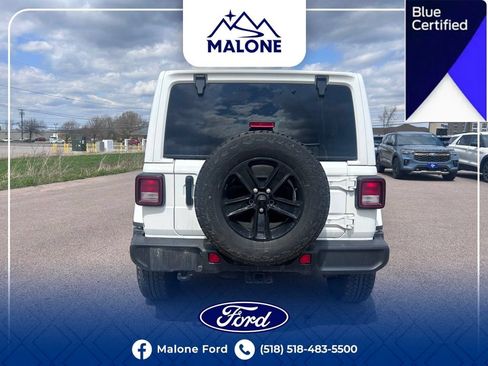 Used 2021 Jeep Wrangler Unlimited Sahara AWD/4WD image 4