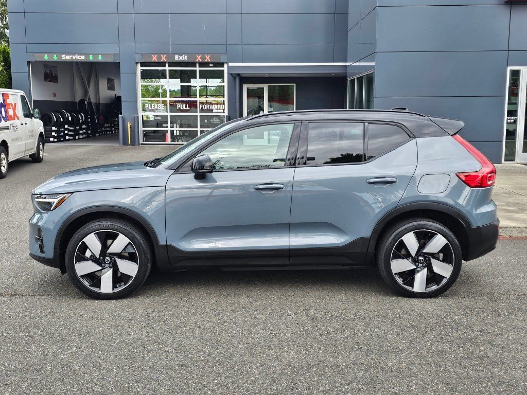 Used 2023 Volvo XC40 Recharge Ultimate AWD/4WD image 8