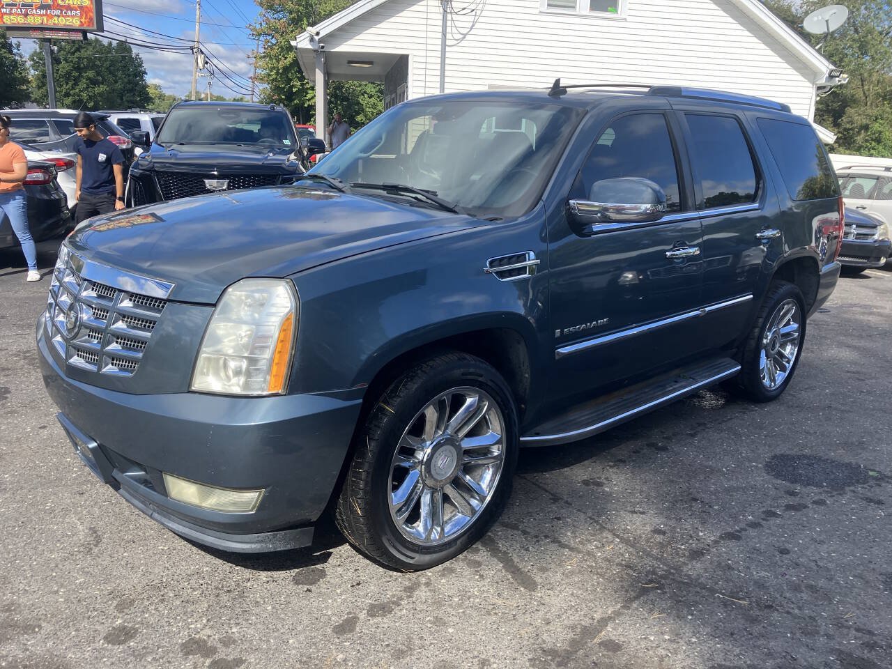 Used 2008 Cadillac Escalade AWD image 3