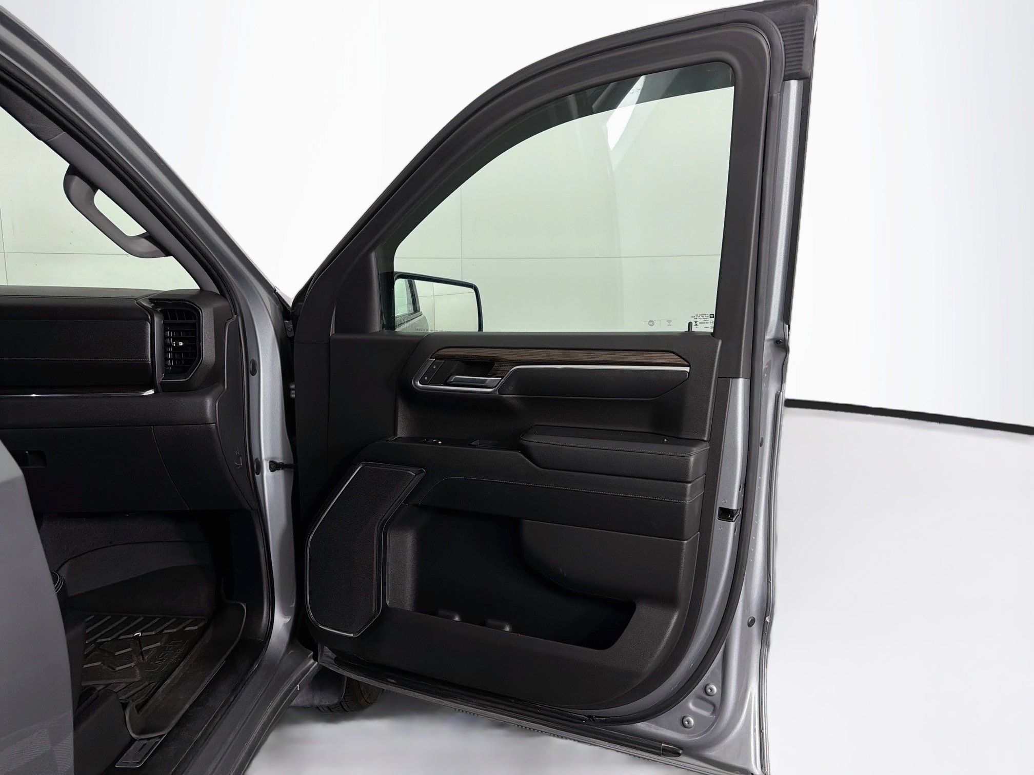 Used 2023 Chevrolet Silverado 1500 RST AWD/4WD image 31