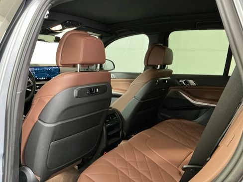 Used 2024 BMW X5 sDrive40i w/ M Sport Package RWD image 25