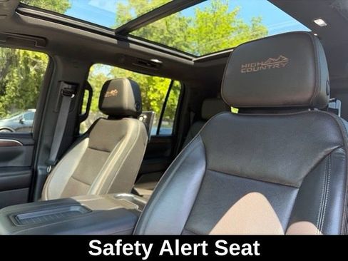 Used 2021 Chevrolet Suburban High Country AWD/4WD image 39
