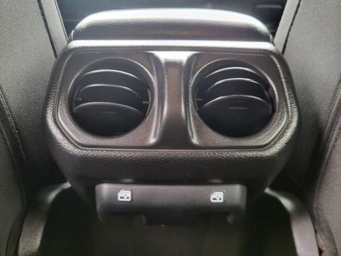 Used 2021 Jeep Wrangler Unlimited Sport AWD/4WD image 30