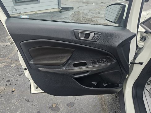 Used 2020 Ford EcoSport SE w/ SE Convenience Package image 11