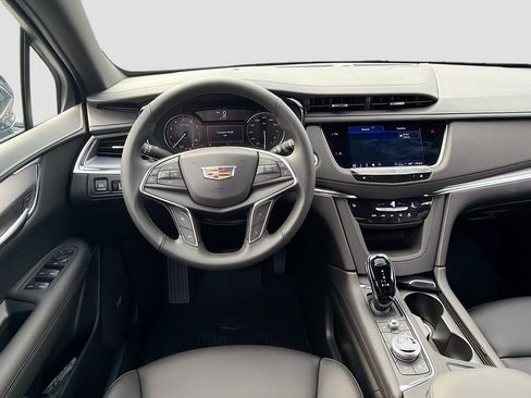 New 2026 Cadillac XT5 Luxury image 22