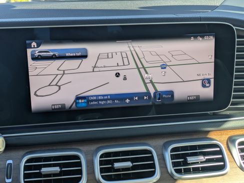 Used 2026 Mercedes-Benz GLS 450 4MATIC image 25