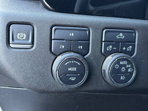 Used 2025 Chevrolet Silverado 2500 LT AWD/4WD image 20