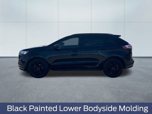 Used 2022 Ford Edge SE w/ Black Appearance Package image 11