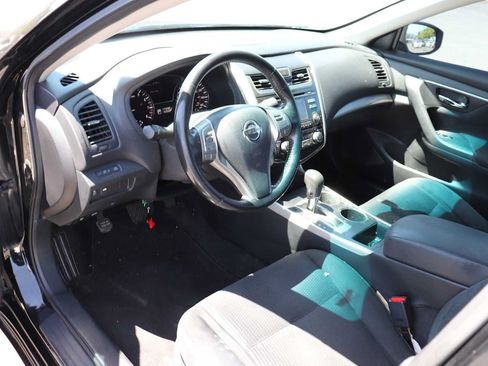 Used 2015 Nissan Altima 2.5 SV w/ Convenience Package FWD image 10