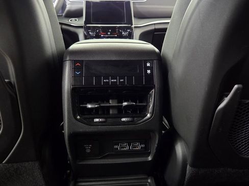 Used 2023 Jeep Grand Cherokee L Laredo AWD/4WD image 32