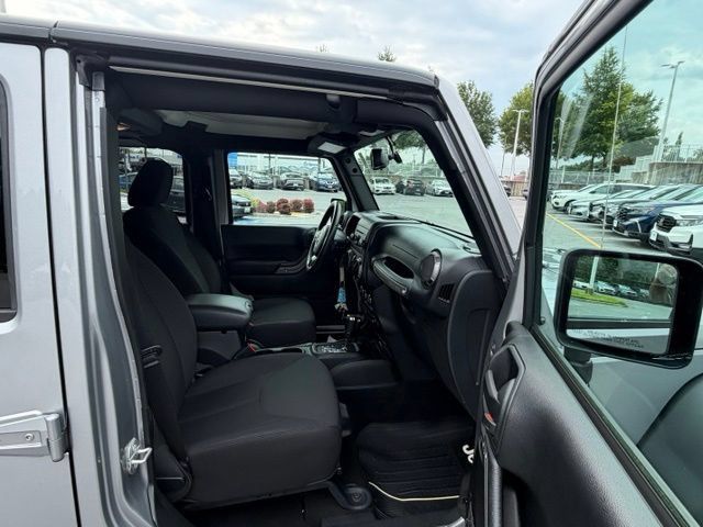 Used 2018 Jeep Wrangler Unlimited Sport S AWD/4WD image 25