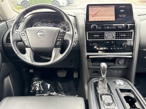 Used 2024 Nissan Armada SV image 8