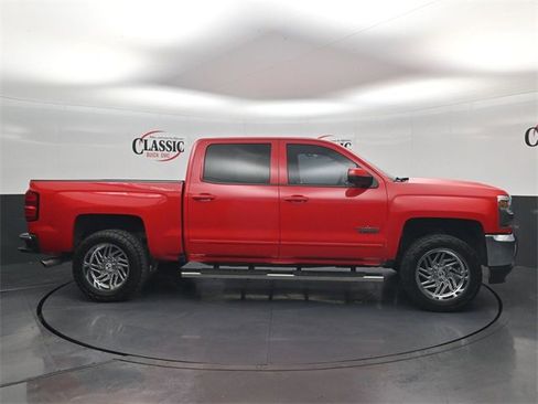Used 2018 Chevrolet Silverado 1500 LT w/ Texas Edition image 6