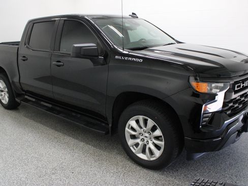Used 2024 Chevrolet Silverado 1500 Custom RWD image 4