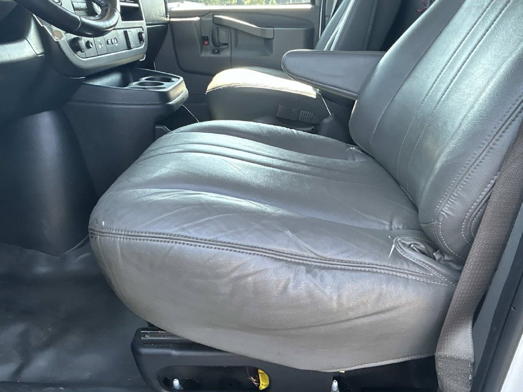 Used 2019 Chevrolet Express 2500 w/ Driver Convenience Package RWD image 18