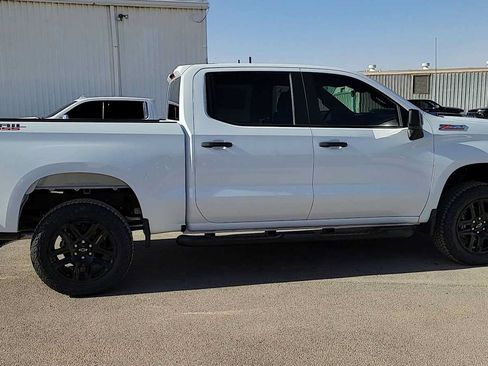 Used 2026 Chevrolet Silverado 1500 Custom Trail Boss w/ Turbomax Blackout Package AWD/4WD image 9
