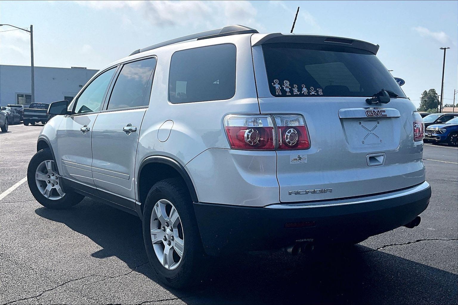 Used 2012 GMC Acadia SL w/ Preferred Package FWD image 6