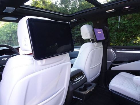 Used 2025 Cadillac Escalade V w/ LPO, ONYX Package AWD/4WD image 15