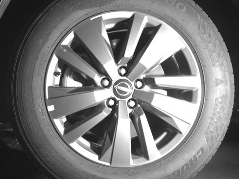 Used 2025 Nissan Pathfinder SV image 12