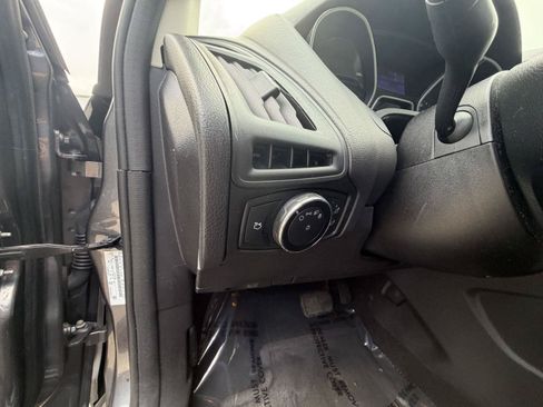 Used 2014 Ford Focus SE FWD image 13