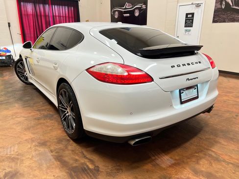 Used 2013 Porsche Panamera 4 image 2