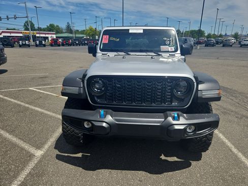 Used 2024 Jeep Wrangler Unlimited AWD/4WD image 8