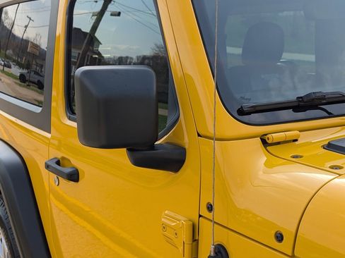 Used 2021 Jeep Wrangler Sport image 27