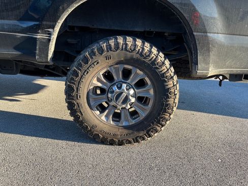 Used 2018 Ford F250 XLT w/ XLT Premium Package image 9