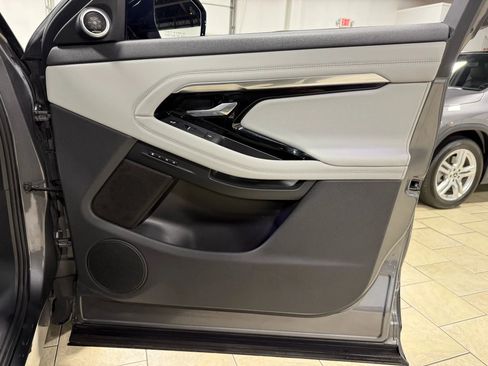 Used 2020 Land Rover Range Rover Evoque R-Dynamic SE image 30