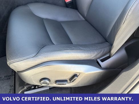 Certified 2025 Volvo XC60 B5 Plus image 29