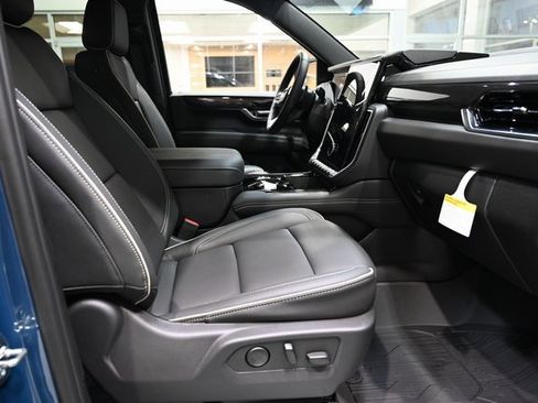 New 2026 GMC Yukon Elevation w/ LPO, Floor Liner Package image 10