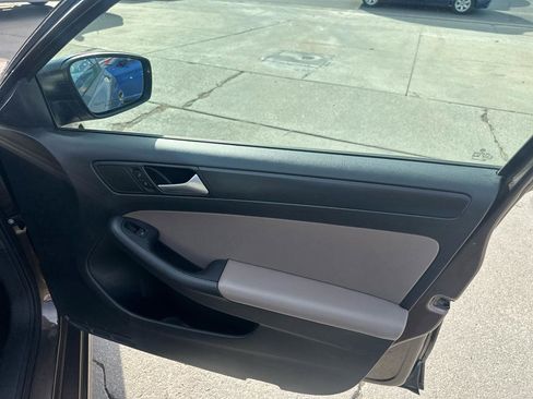 Used 2014 Volkswagen Jetta S image 18