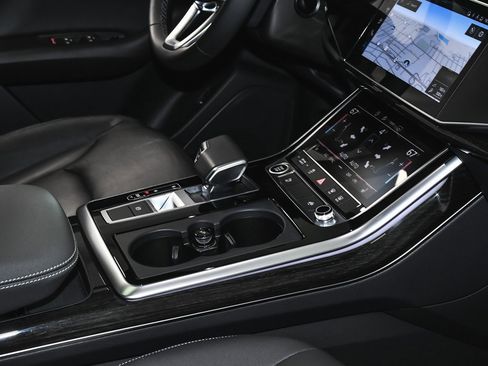 Used 2025 Audi Q8 Premium w/ Black Optic Package image 62