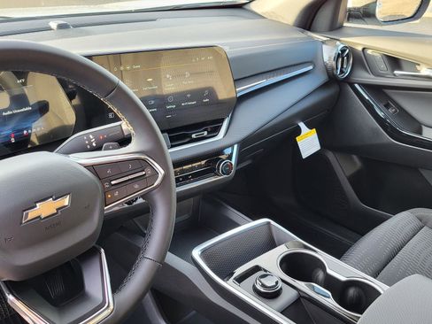 New 2026 Chevrolet Equinox LT image 18