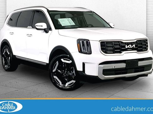 Used 2024 Kia Telluride S FWD image 1