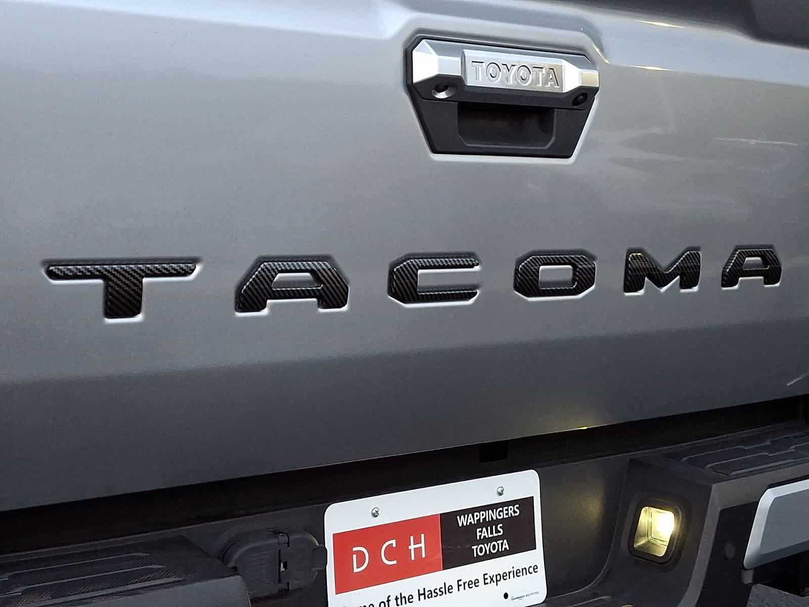 Used 2024 Toyota Tacoma Limited w/ Limited Package (LT) AWD/4WD image 34