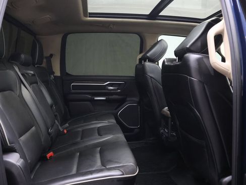 Used 2019 RAM 1500 Laramie AWD/4WD image 12