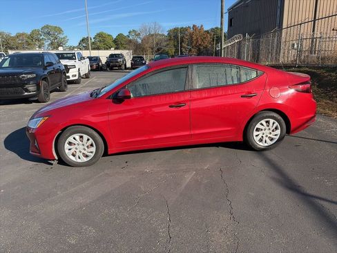 Used 2019 Hyundai Elantra SE image 4